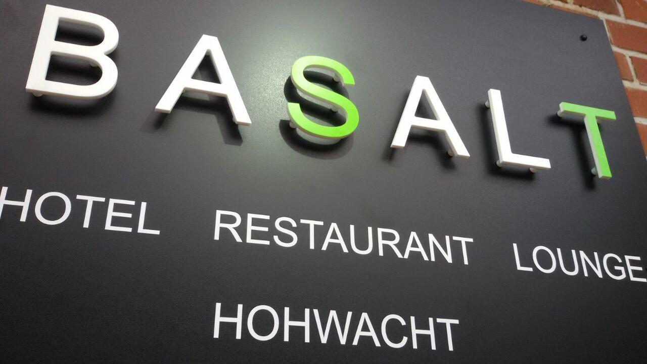 Basalt Hotel Restaurant Lounge Ховахт Екстериор снимка