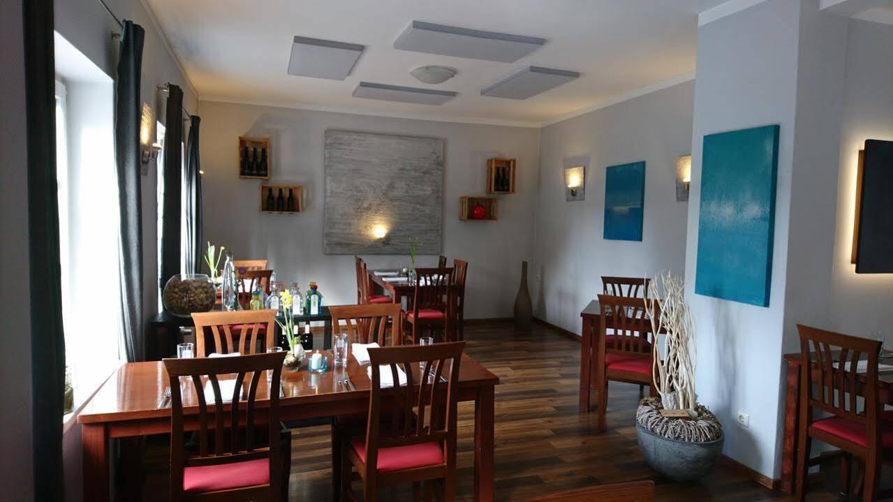 Basalt Hotel Restaurant Lounge Ховахт Екстериор снимка